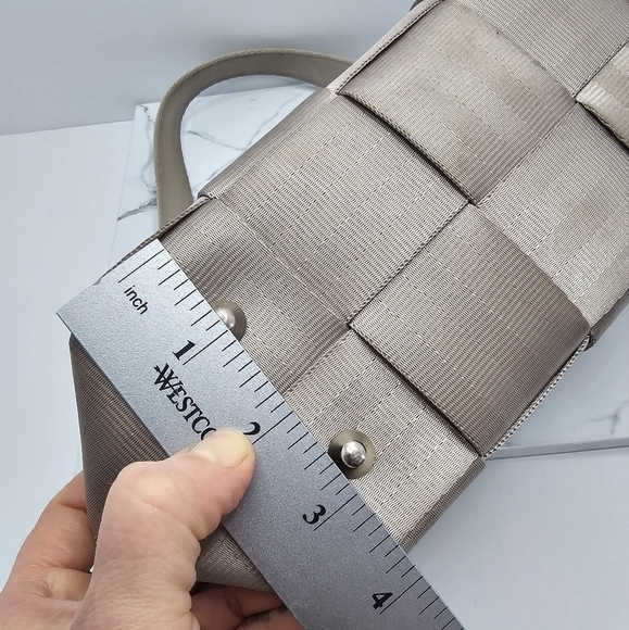 Harveys | Y2K tan beige woven seat belt strap mini shoulder bag purse - Picture 5 of 13